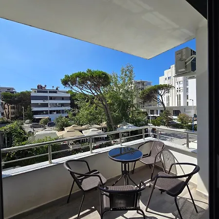 50 Steps From The And Swimming Pool * Golem (Tirana)